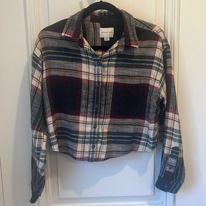 AE cropped plaid button up